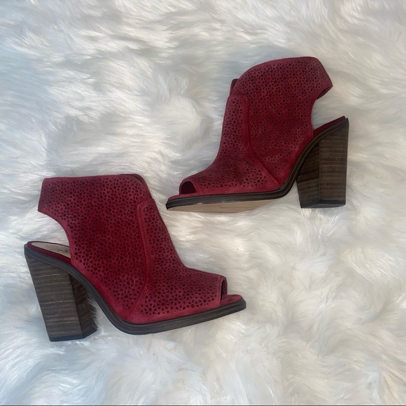 Vince Camuto| Klova Merlot Red Suede Block‎ Heels - Picture 2 of 14